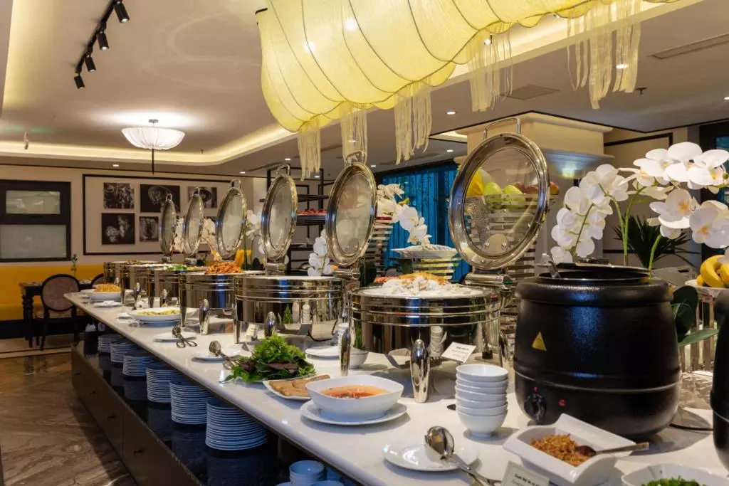 FTE BA DINH HOTEL or similar